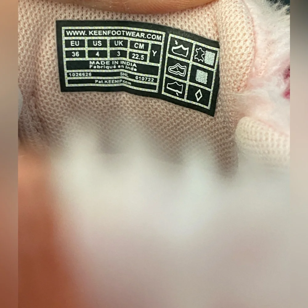 NIB Keen Girls Fruit Dove/Ballet Slipper Newport Shoe Winter Fur Sneakers Sz 4 - Picture 7 of 7